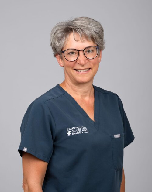 Portrait von Dentalassistentin Andrea B&uuml;tikofer