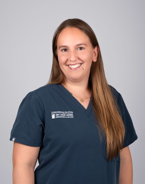 Portrait von Dentalassistentin Sarah Leimgruber