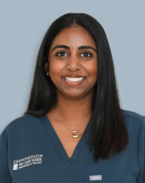 Portrait von Prophylaxeassistentin Thanusuni Klauser