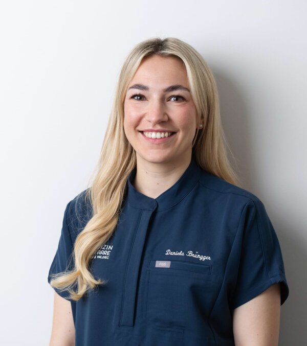 Portraitfoto von Zahnärztin Dr. Daniela Brüngger in Brugg