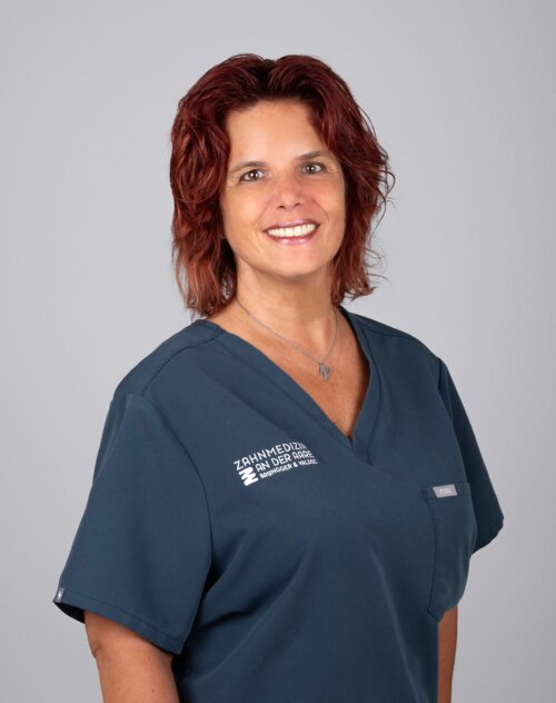 Portrait von Dentalassistentin Karin Krapf