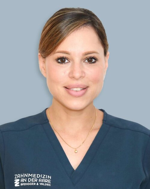 Portrait von Dentalassistentin Melanie Suter